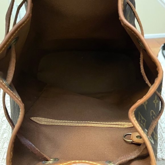 Backpack - Picture 9 of 12